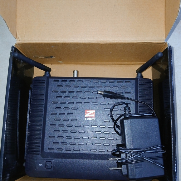 Zoom Black Cable Modem Router with Wireless-N - Picture 3 of 5